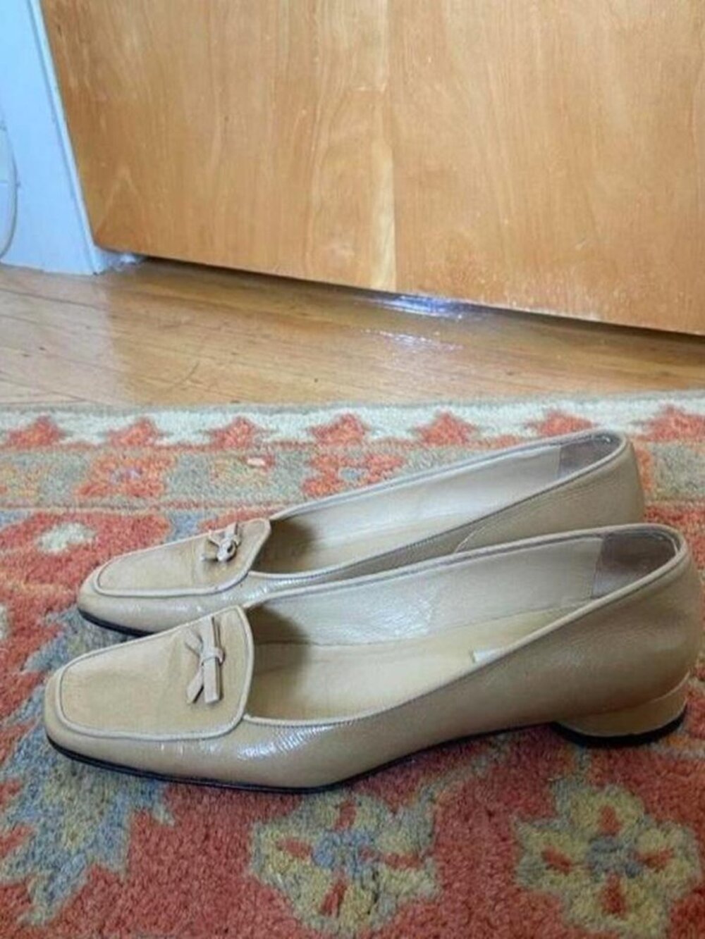 Isaac Mizrahi Women's Tan and Cream Loafers